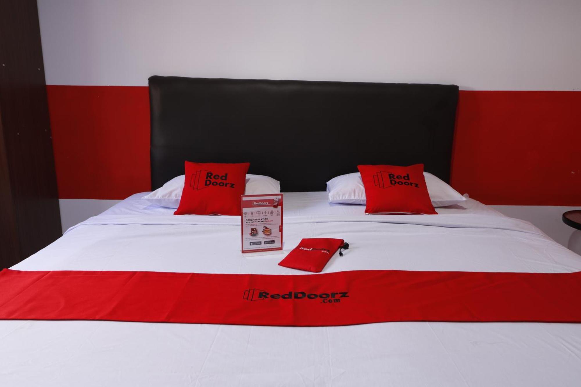 RedDoorz Plus @ Samratulangi Manado Zewnętrze zdjęcie